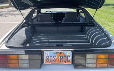 Chevrolet-Camaro-iroc-z-1989-White-Gray-19