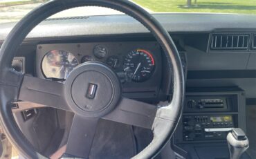 Chevrolet-Camaro-iroc-z-1989-White-Gray-3