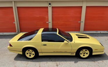 Chevrolet-Camaro-iroc-z28-1986-Yellow-Black-17