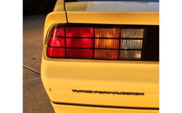 Chevrolet-Camaro-iroc-z28-1986-Yellow-Black-25