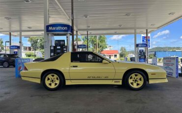 Chevrolet-Camaro-iroc-z28-1986-Yellow-Black-3