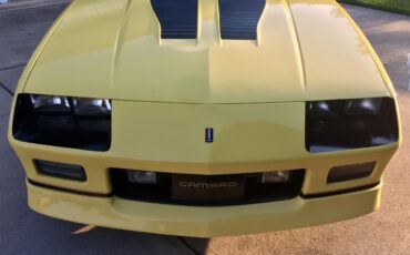 Chevrolet-Camaro-iroc-z28-1986-Yellow-Black