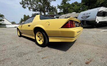 Chevrolet-Camaro-iroc-z28-1986-Yellow-Black-6