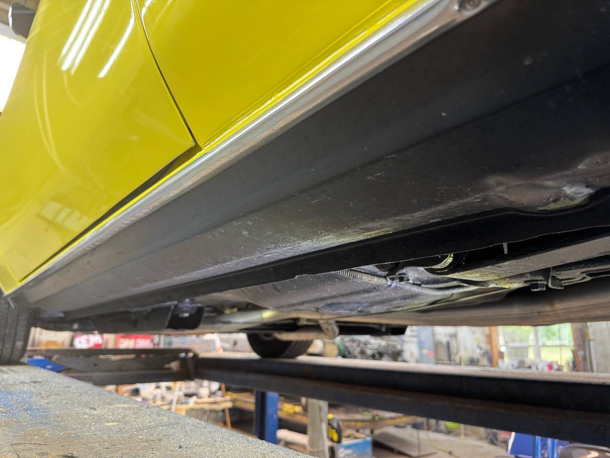 Chevrolet-Camaro-on-1969-yellow-11