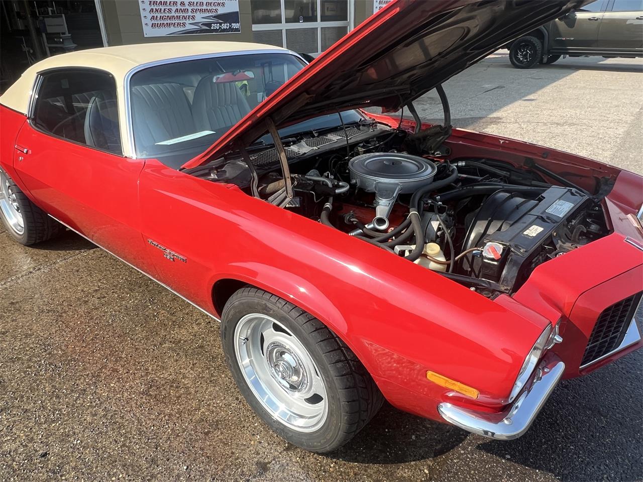 Chevrolet-Camaro-rs-1972-Red-white-vinyl-ro-White-18