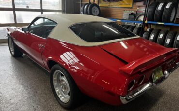 Chevrolet-Camaro-rs-1972-Red-white-vinyl-ro-White-5