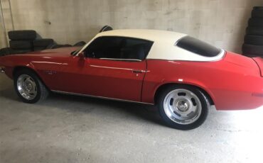 Chevrolet-Camaro-rs-1972-Red-white-vinyl-ro-White-7