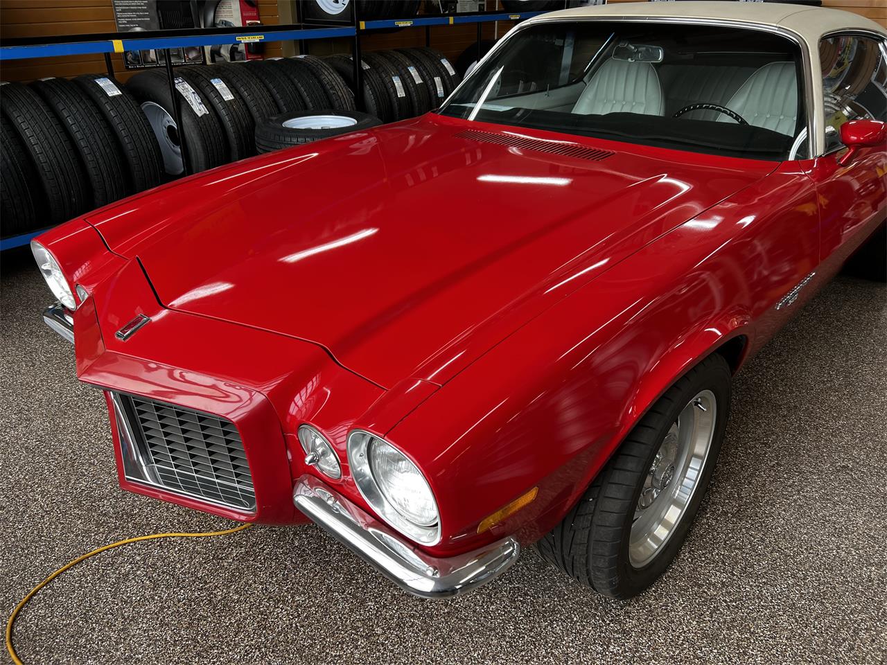 Chevrolet-Camaro-rs-1972-Red-white-vinyl-ro-White-8