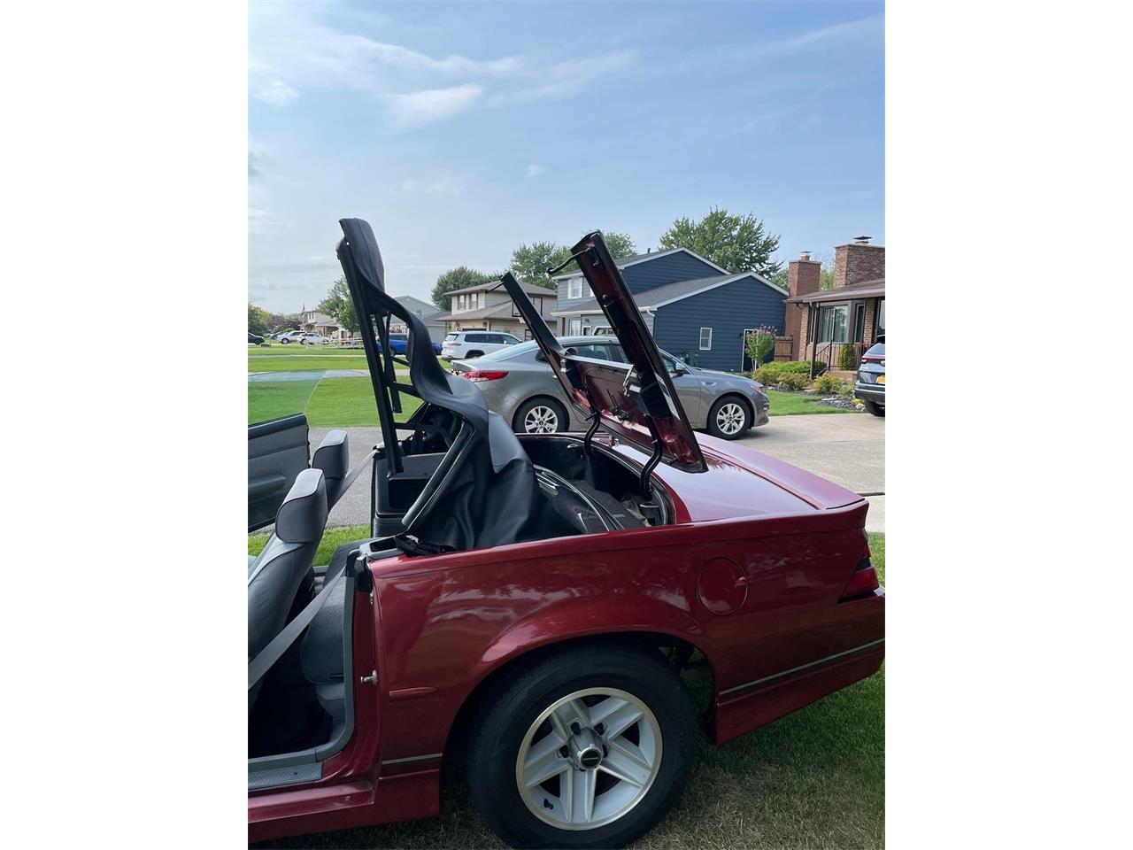 Chevrolet-Camaro-rs-1989-Dark-Red-Gray-10