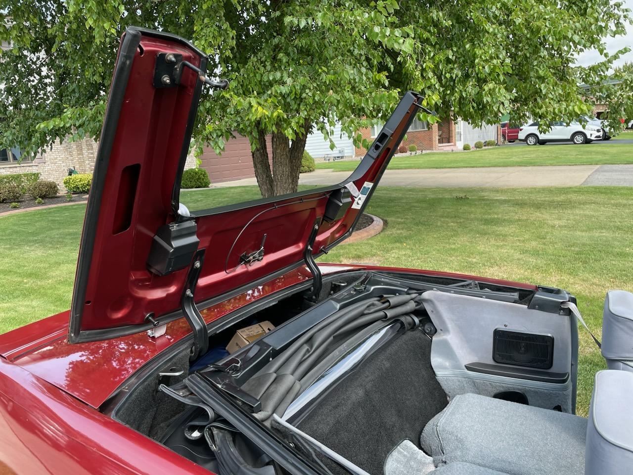 Chevrolet-Camaro-rs-1989-Dark-Red-Gray-13