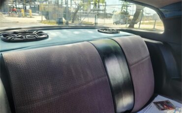 Chevrolet-Camaro-z28-1981-Silver-metallic-Gray-and-black-44