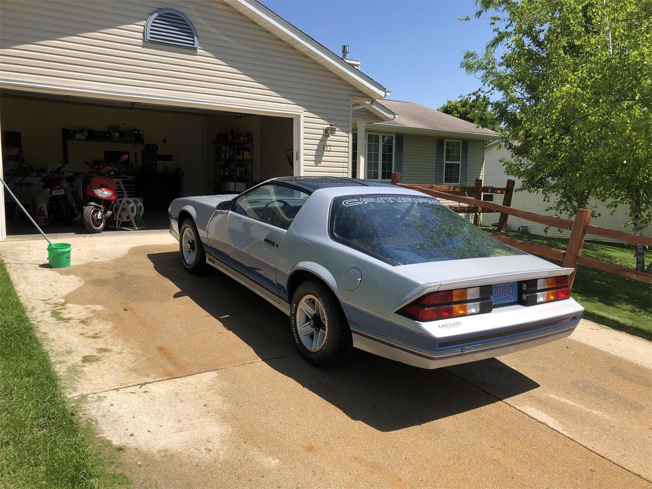 Chevrolet-Camaro-z28-1982-Silver-Bluegray-2