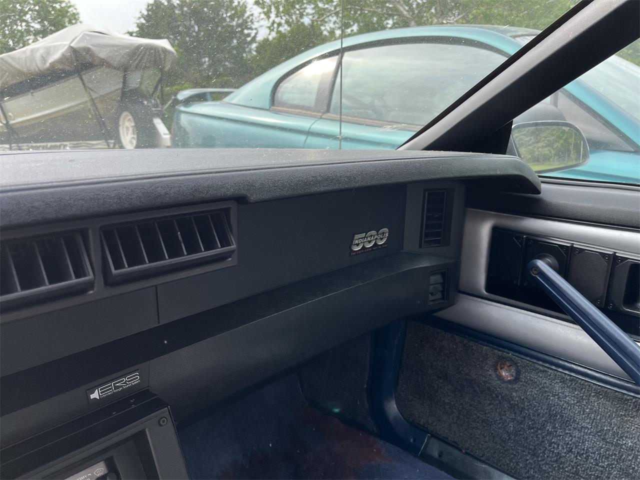 Chevrolet-Camaro-z28-1982-Silver-Bluegray-26