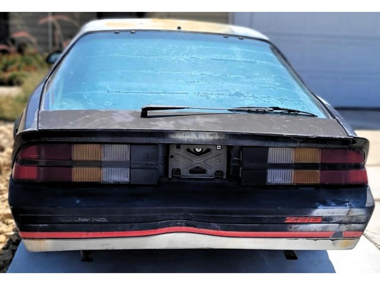 Chevrolet-Camaro-z28-1984-Black-Black-2