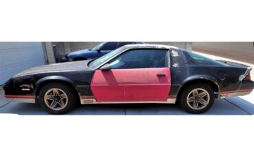 Chevrolet-Camaro-z28-1984-Black-Black