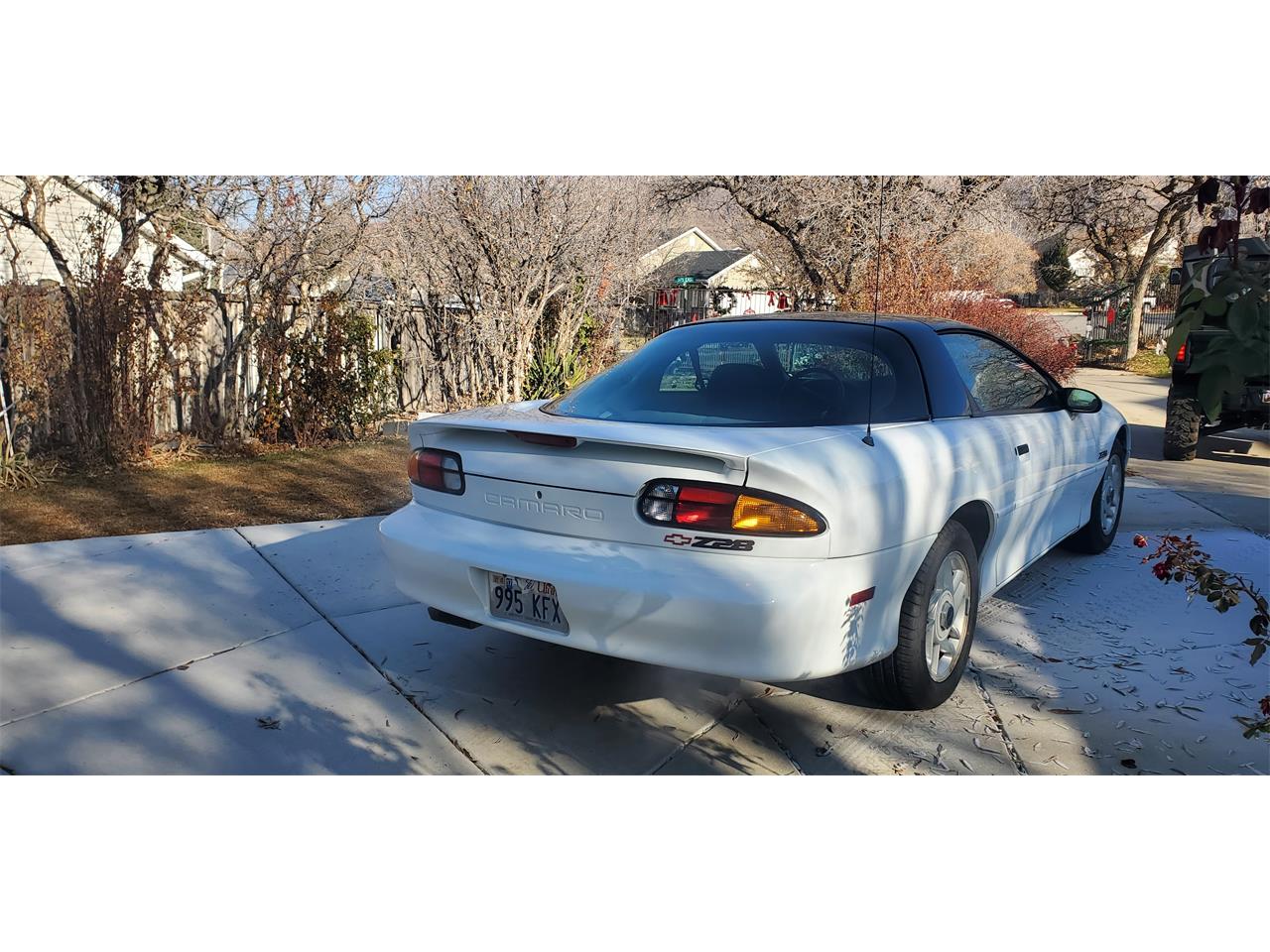 Chevrolet-Camaro-z28-1994-White-amp-black-Light-and-dark-gray-15