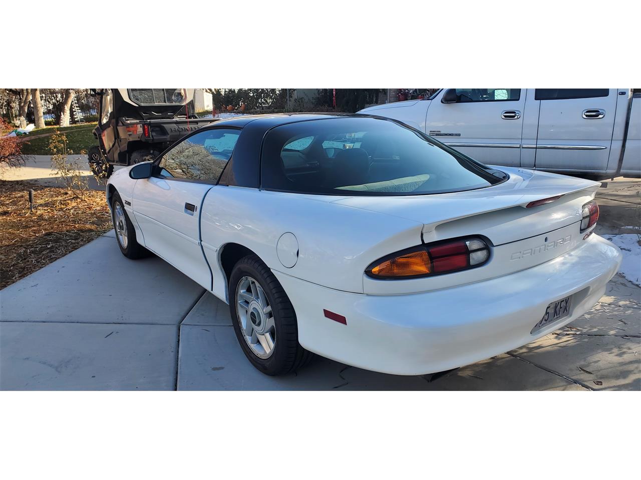 Chevrolet-Camaro-z28-1994-White-amp-black-Light-and-dark-gray-2