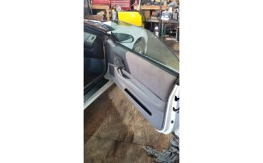 Chevrolet-Camaro-z28-1994-White-amp-black-Light-and-dark-gray-3