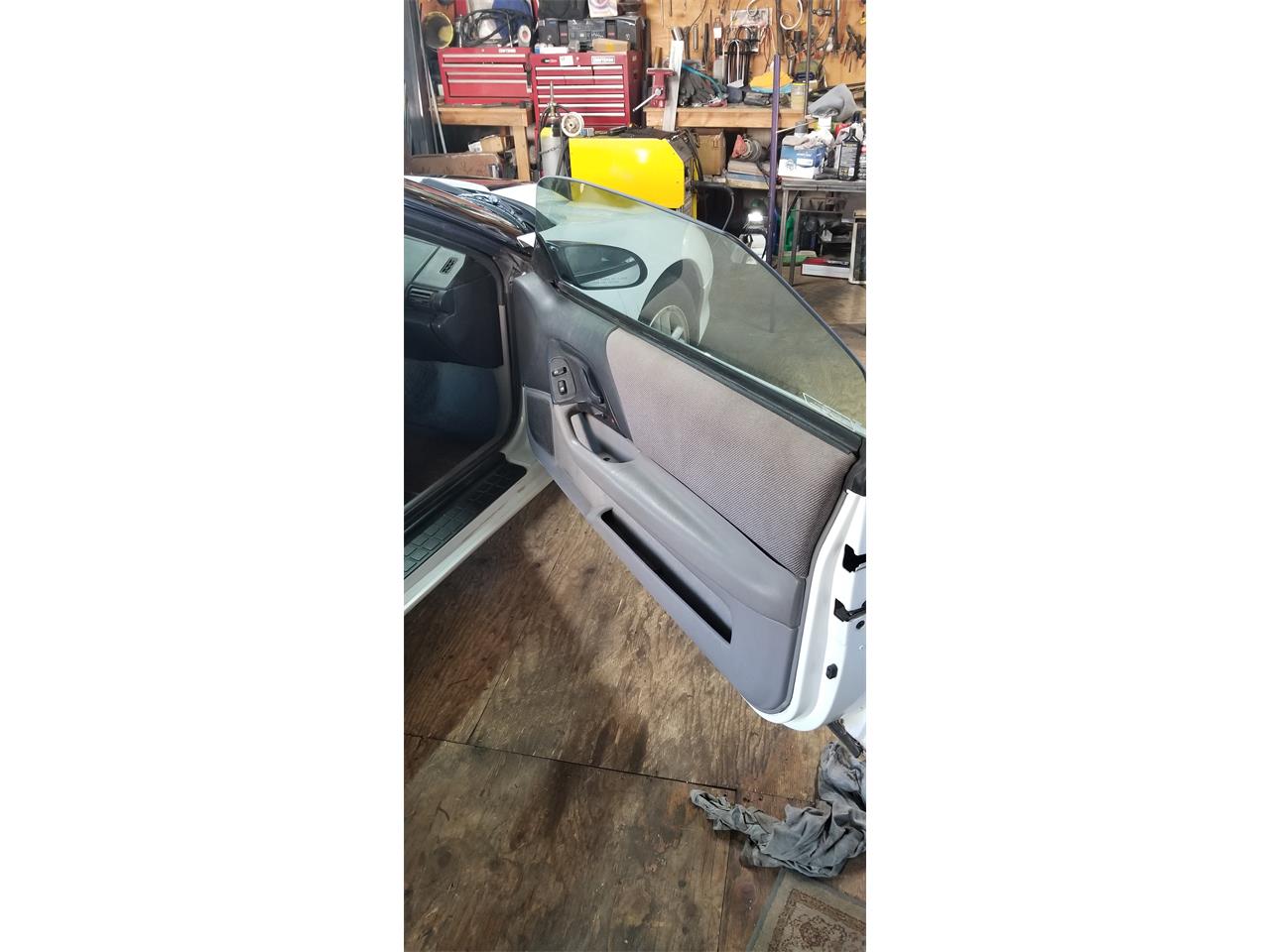 Chevrolet-Camaro-z28-1994-White-amp-black-Light-and-dark-gray-3