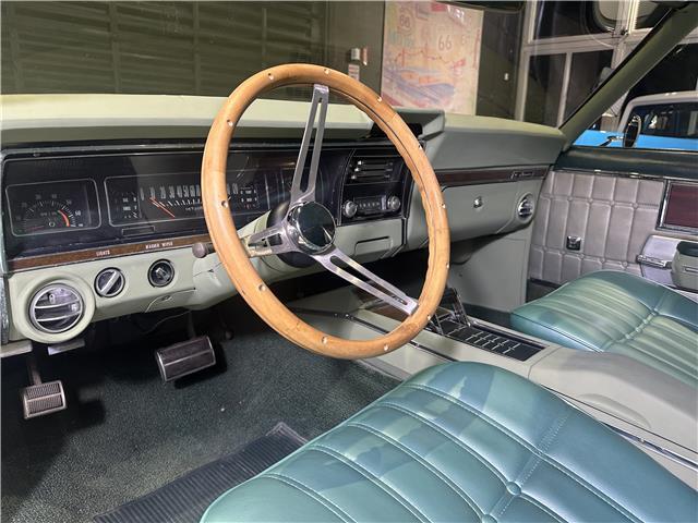 Chevrolet-Caprice-1968-17