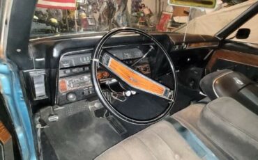 Chevrolet-Caprice-1969-Blue-Teal-Black-Cloth-3