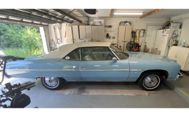 Chevrolet-Caprice-1975-Baby-bue-White-13