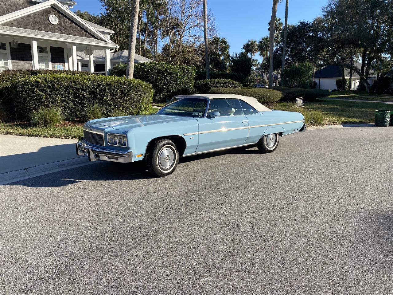 Chevrolet-Caprice-1975-Baby-bue-White-15
