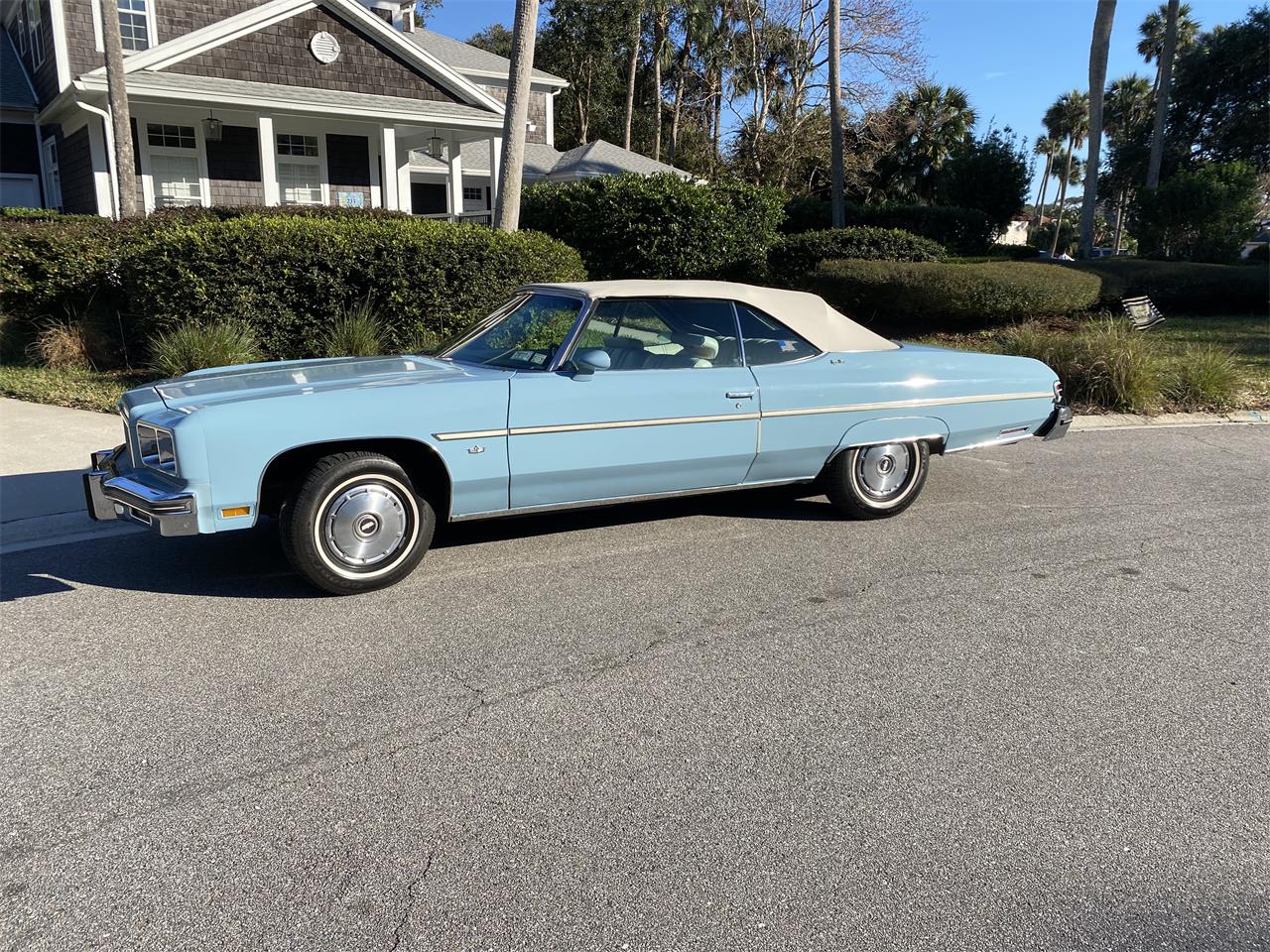 Chevrolet-Caprice-1975-Baby-bue-White-16