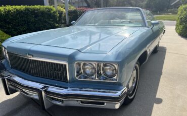 Chevrolet-Caprice-1975-Baby-bue-White-2