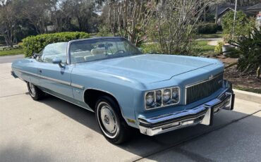 Chevrolet-Caprice-1975-Baby-bue-White