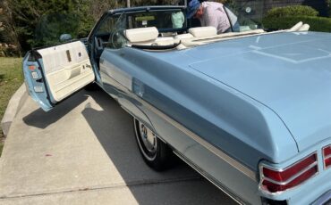 Chevrolet-Caprice-1975-Baby-bue-White-4