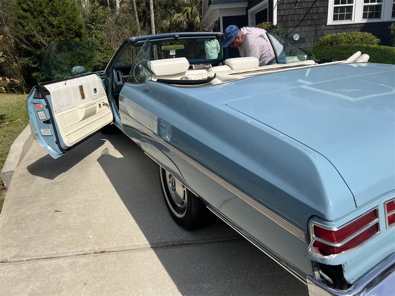 Chevrolet-Caprice-1975-Baby-bue-White-4