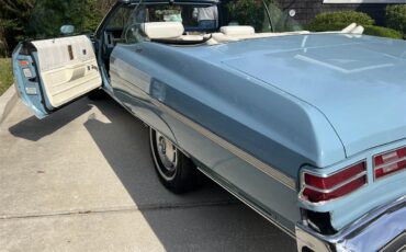 Chevrolet-Caprice-1975-Baby-bue-White-5