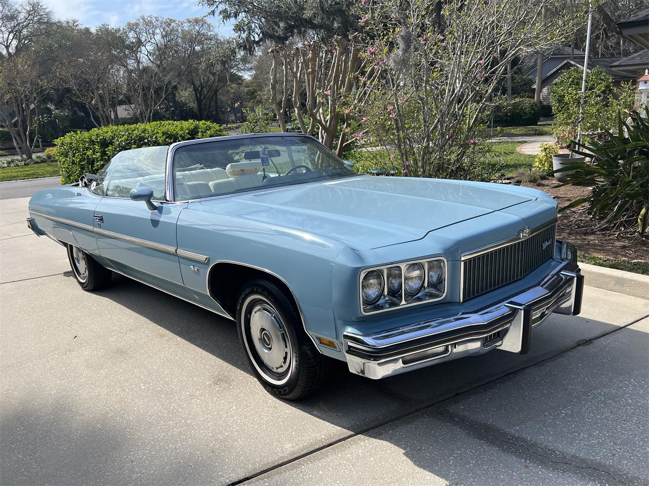 Chevrolet-Caprice-1975-Baby-bue-White