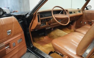 Chevrolet-Caprice-1975-Black-Dark-Saddle-1