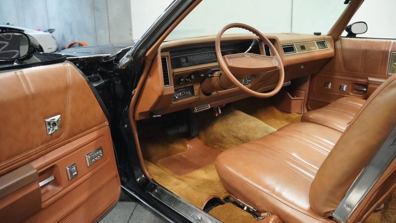 Chevrolet-Caprice-1975-Black-Dark-Saddle-1
