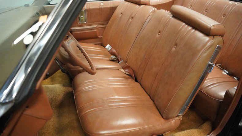 Chevrolet-Caprice-1975-Black-Dark-Saddle-2