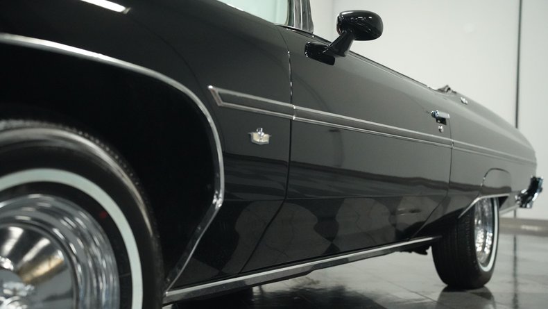 Chevrolet-Caprice-1975-Black-Dark-Saddle-23