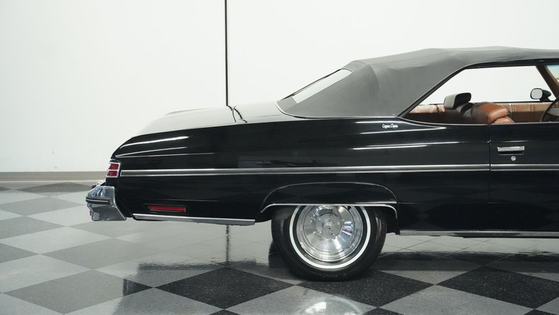 Chevrolet-Caprice-1975-Black-Dark-Saddle-29