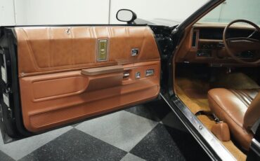 Chevrolet-Caprice-1975-Black-Dark-Saddle-34