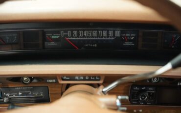 Chevrolet-Caprice-1975-Black-Dark-Saddle-37