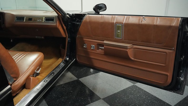 Chevrolet-Caprice-1975-Black-Dark-Saddle-46