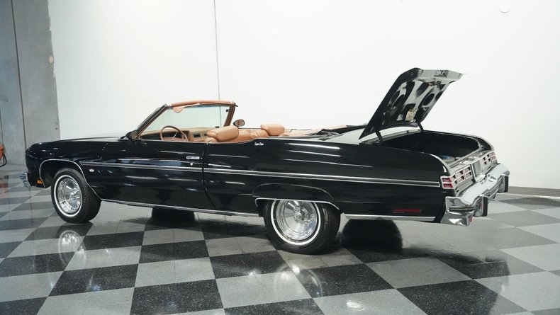 Chevrolet-Caprice-1975-Black-Dark-Saddle-47