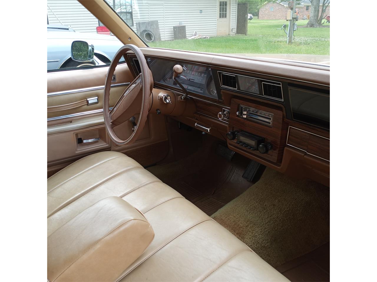Chevrolet-Caprice-1977-Tan-Tan-1