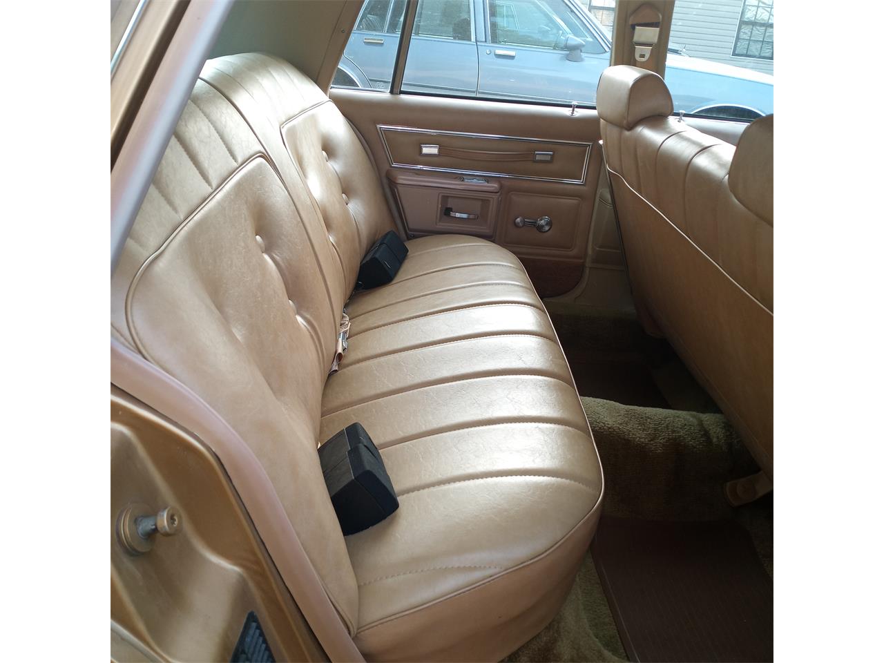 Chevrolet-Caprice-1977-Tan-Tan-2