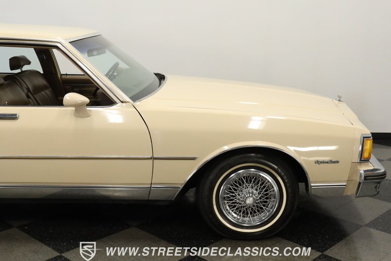 Chevrolet-Caprice-1981-Beige-Camel-12
