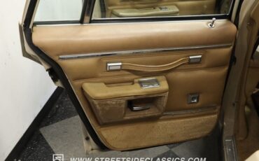 Chevrolet-Caprice-1981-Beige-Camel-14