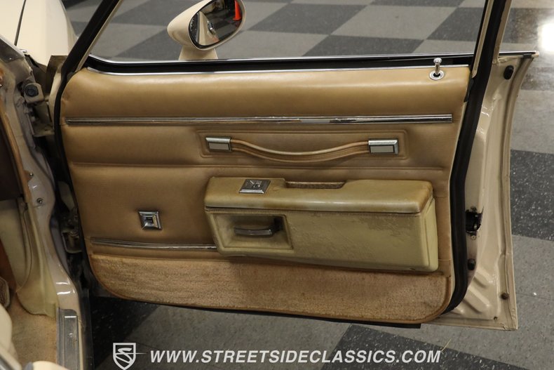 Chevrolet-Caprice-1981-Beige-Camel-19