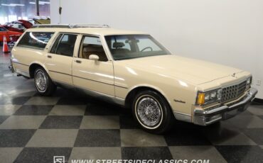Chevrolet-Caprice-1981-Beige-Camel-2