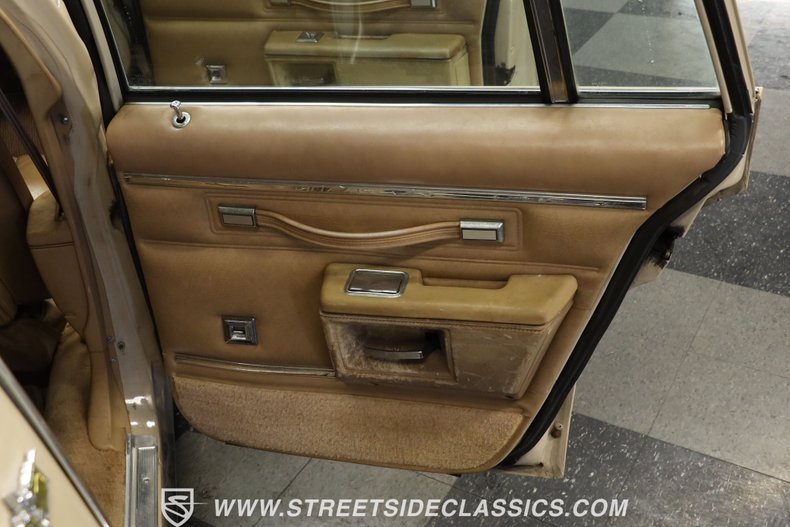 Chevrolet-Caprice-1981-Beige-Camel-29